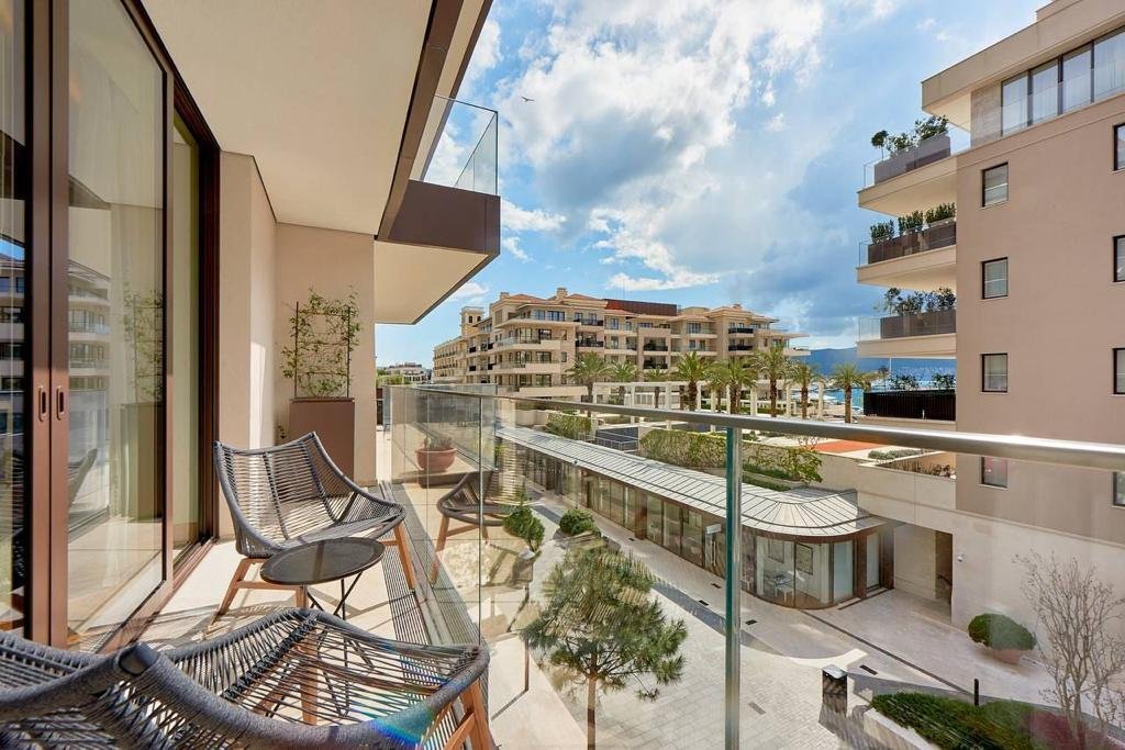 Apartment in Tivat, Tivat Municipality, Montenegro 1 - 18199242