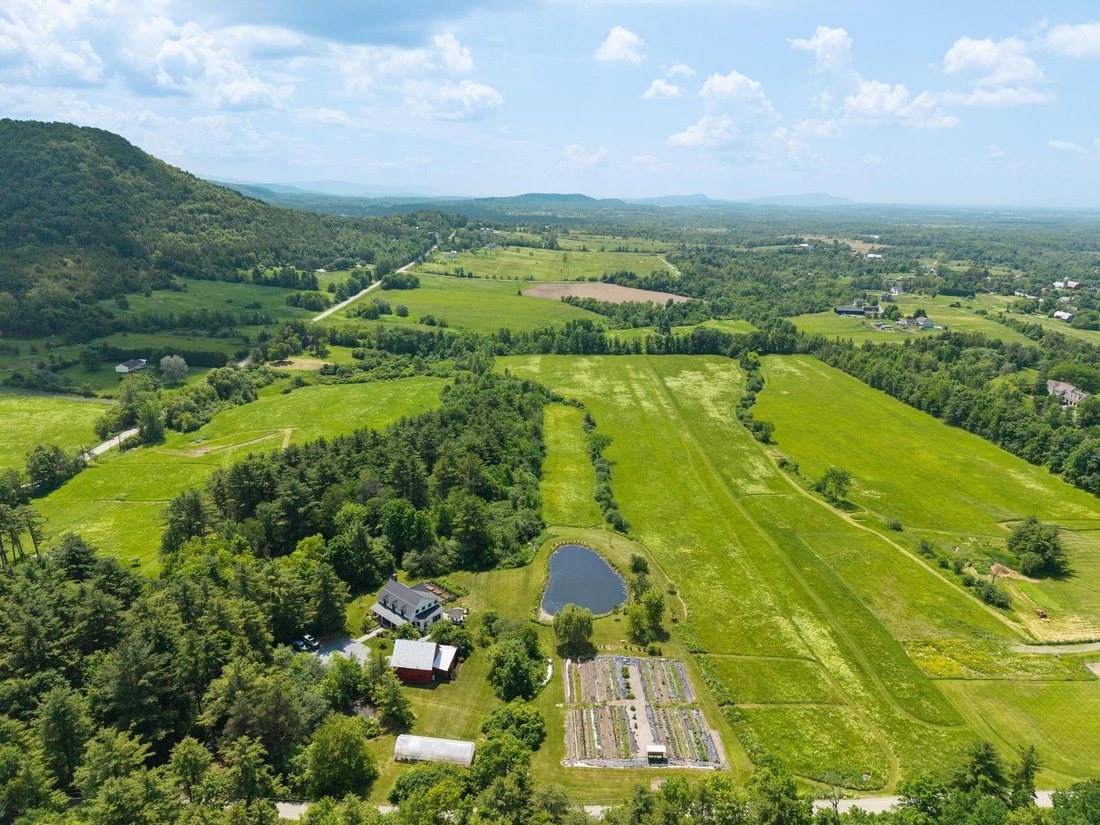 House in Charlotte, Vermont, United States 3 - 18200052