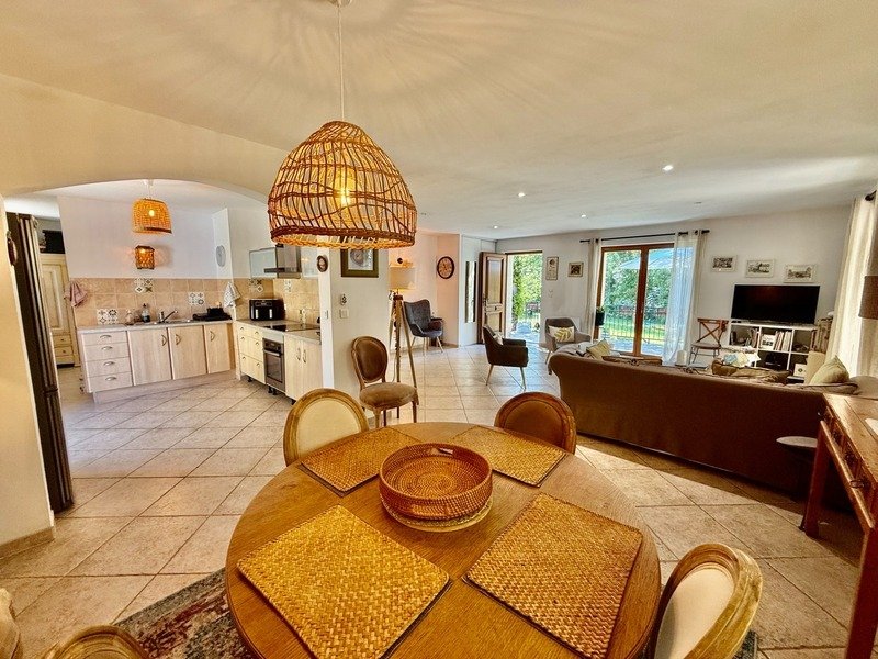 House in Gordes, Provence-Alpes-Côte d'Azur, France 4 - 18205850
