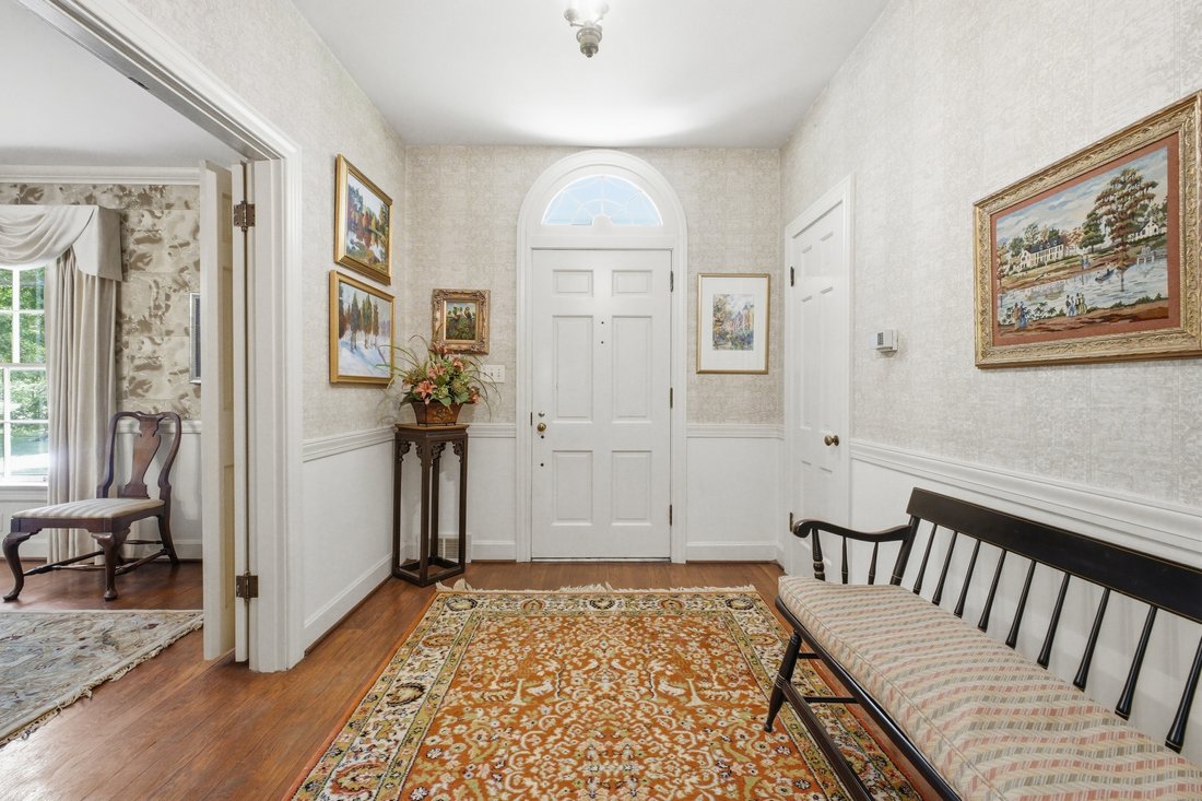 House in Watterson Park, Kentucky, United States 4 - 18112104