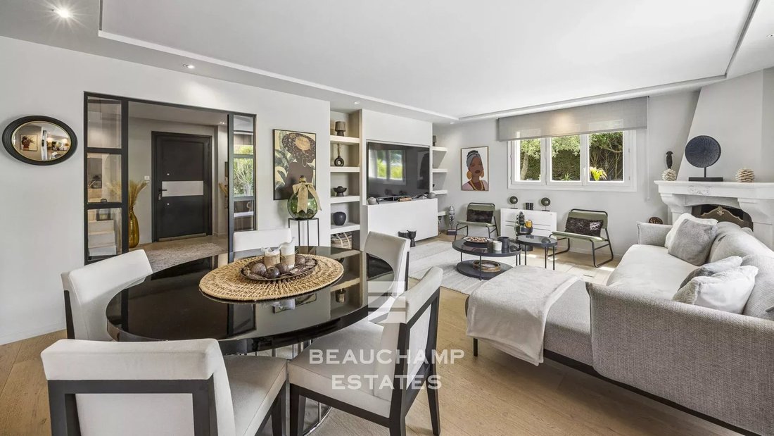 Villa in Mougins, Provence-Alpes-Côte d'Azur, France 5 - 17949090