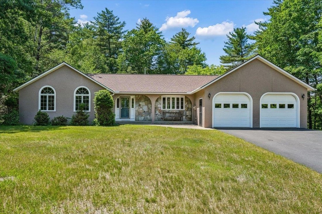 House in Hooksett, New Hampshire, United States 1 - 18200045