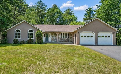 House in Hooksett, New Hampshire, United States 1