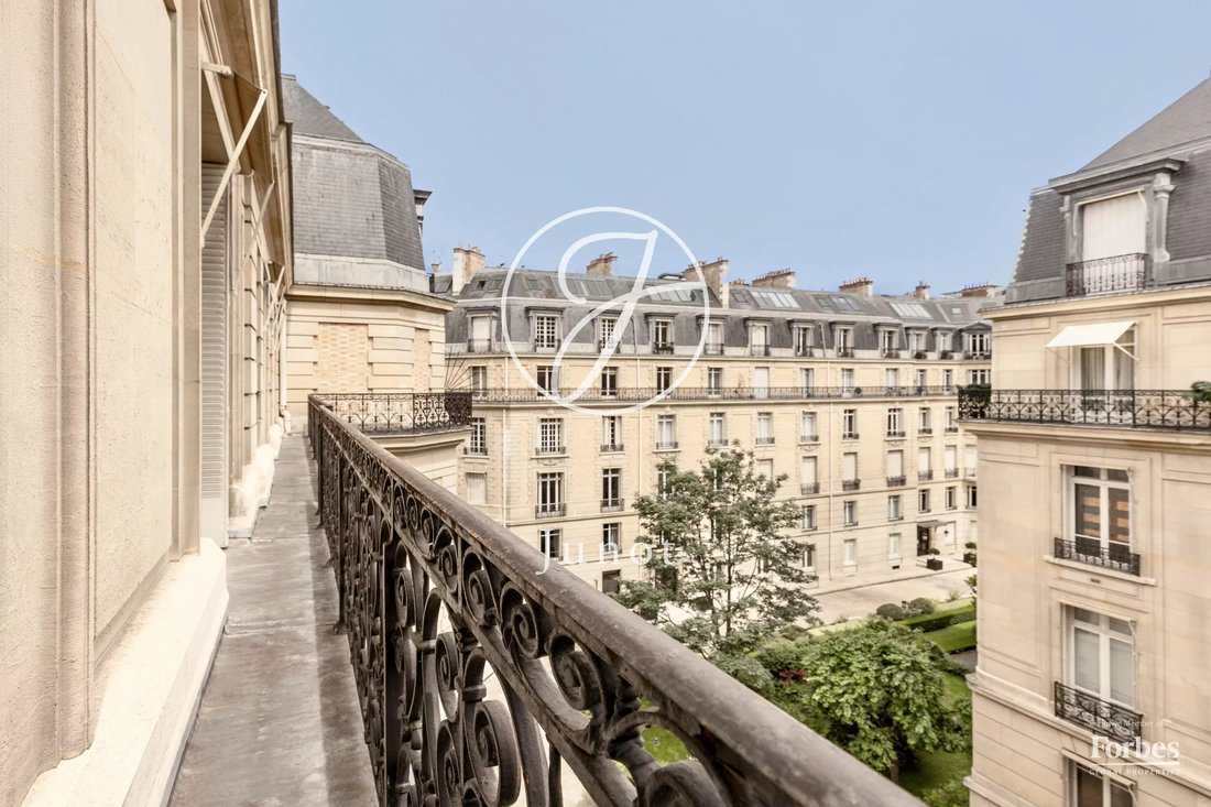 Apartment in Triangle d'Or, Paris 8e Arrondissement, Paris 1 - 18203039