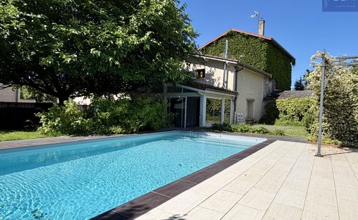 Haus in Quincieux, Auvergne-Rhone-Alpen, Frankreich 1