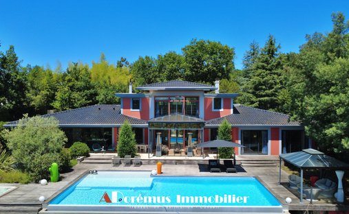 Villa in Bouliac, Nouvelle-Aquitaine, France 1