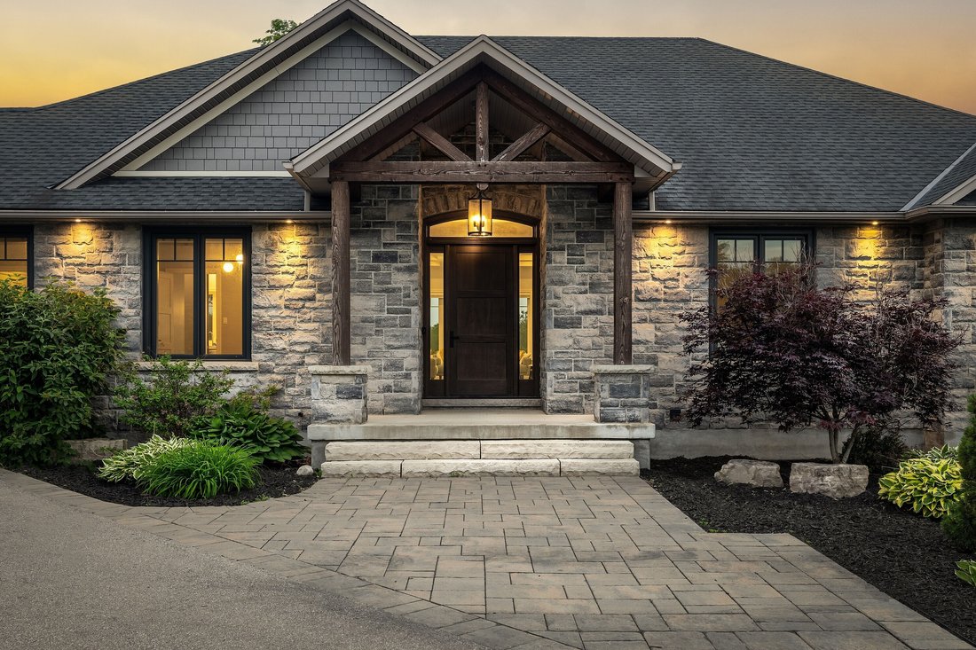 House in Milton, Ontario, Canada 3 - 18201343