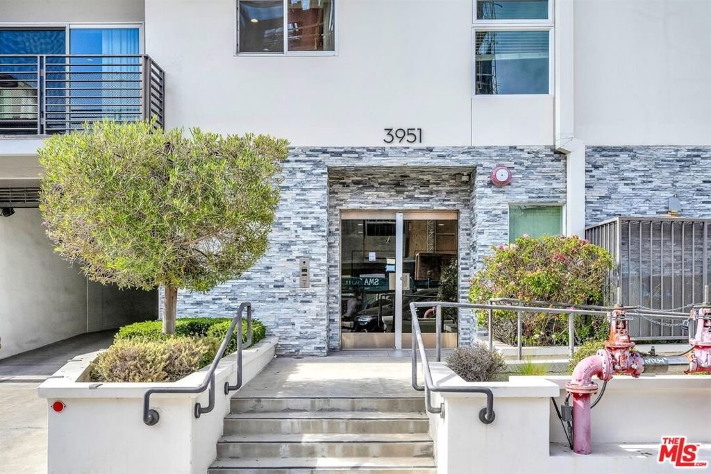 Los Angeles, California, United States 5 - 18203440