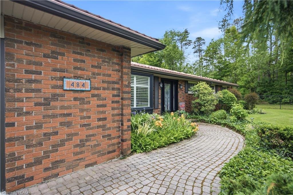 House in Hamilton, Ontario, Canada 4 - 17431138