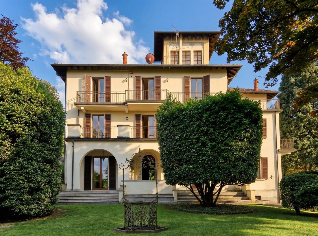 Villa in Stresa, Piedmont, Italy 1 - 15423790
