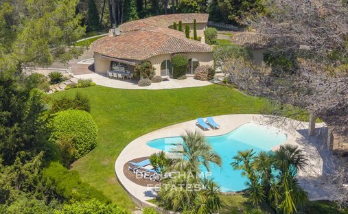 Villa in Les Indes les-Groulles, Mouans-Sartoux, France 1