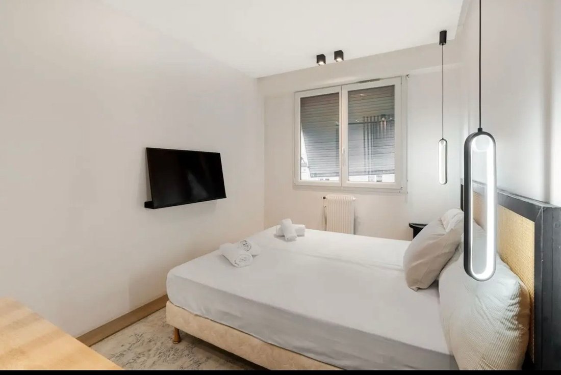Apartment in Bois de Boulogne, Paris 16e Arrondissement, Paris 2 - 18200737