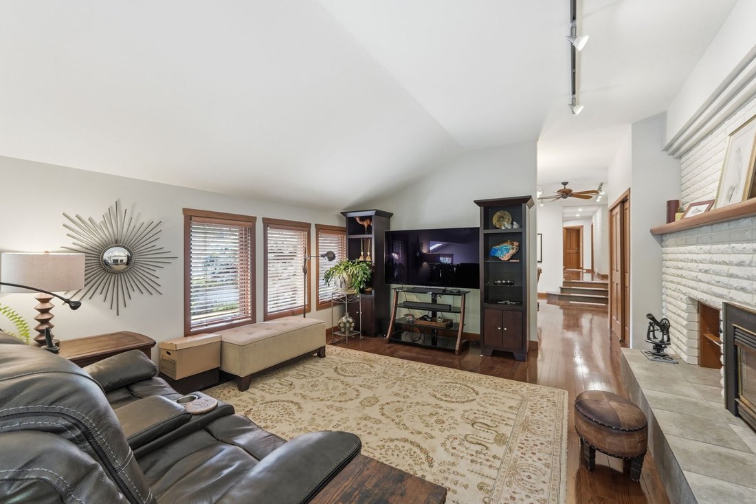 House in Penticton, British Columbia, Canada 4 - 18205530