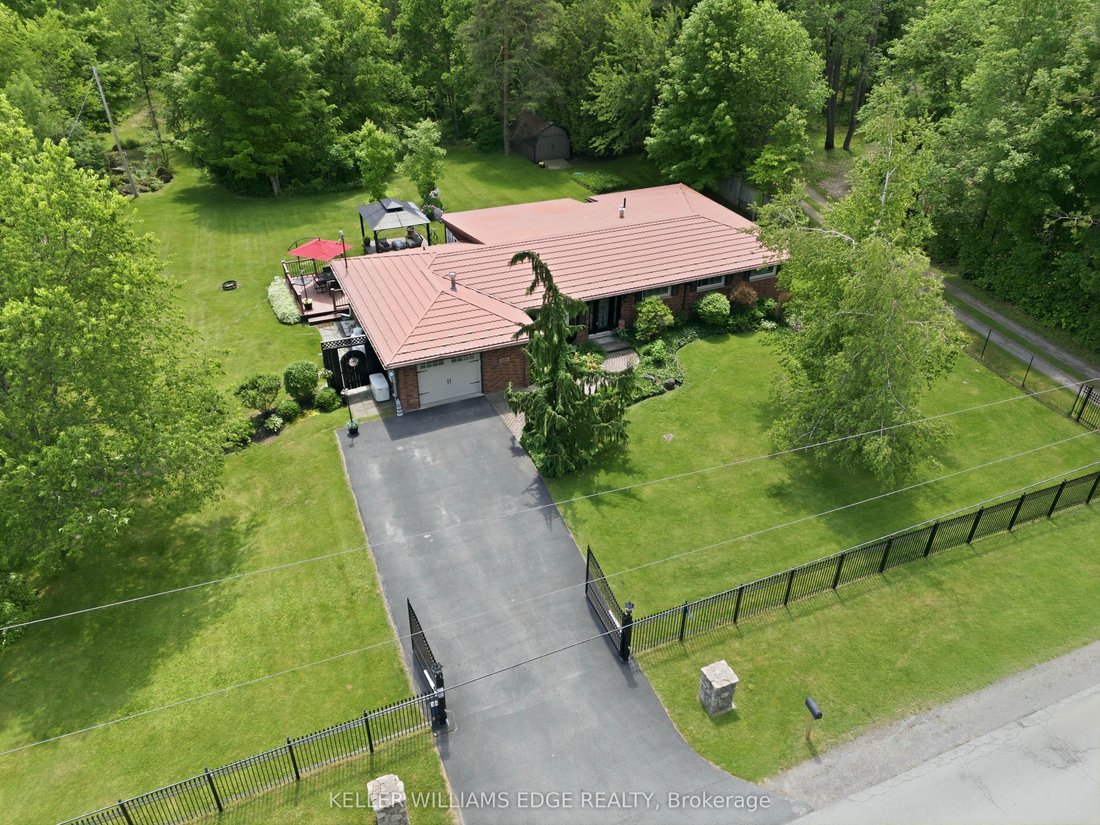 House in Hamilton, Ontario, Canada 1 - 17431157
