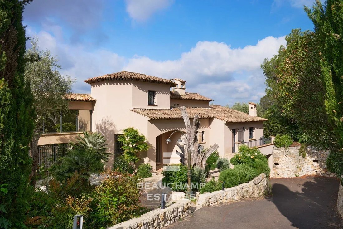 Villa in Mougins, Provence-Alpes-Côte d'Azur, France 1 - 17853187