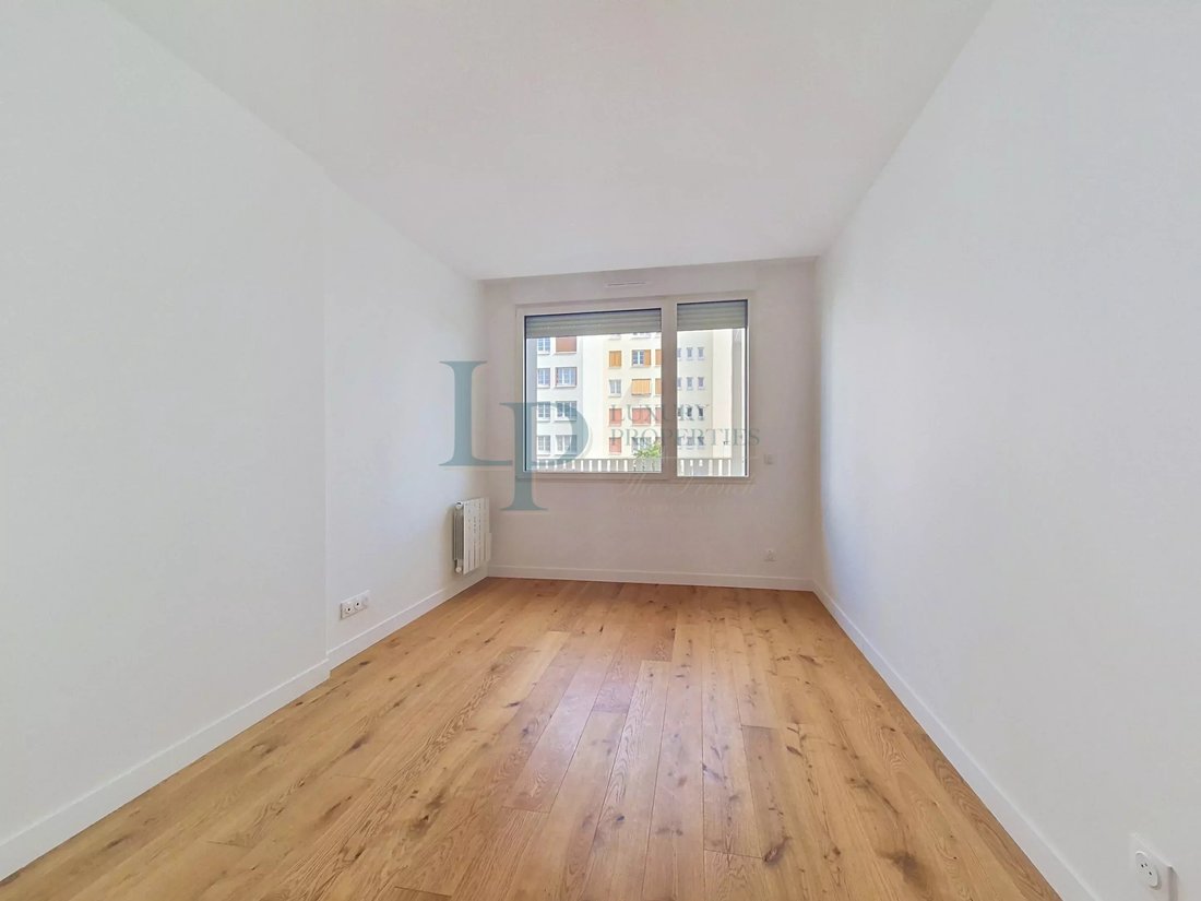 Apartment in Espaces Jeunes, Issy-les-Moulineaux, France 5 - 18199511