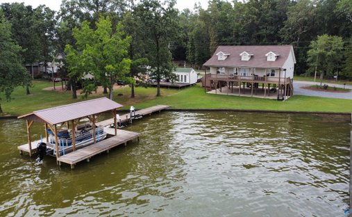 House in Cedar Bluff, Alabama, United States 1