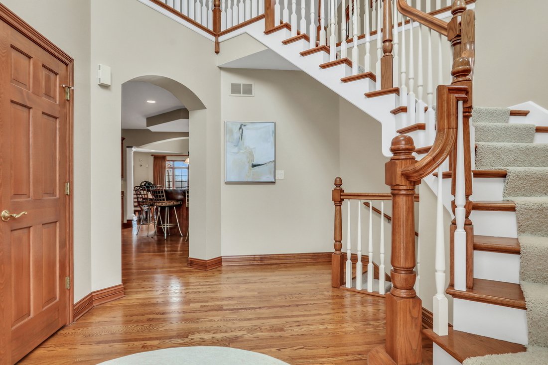 House in Lindenhurst, Illinois, United States 4 - 18204919