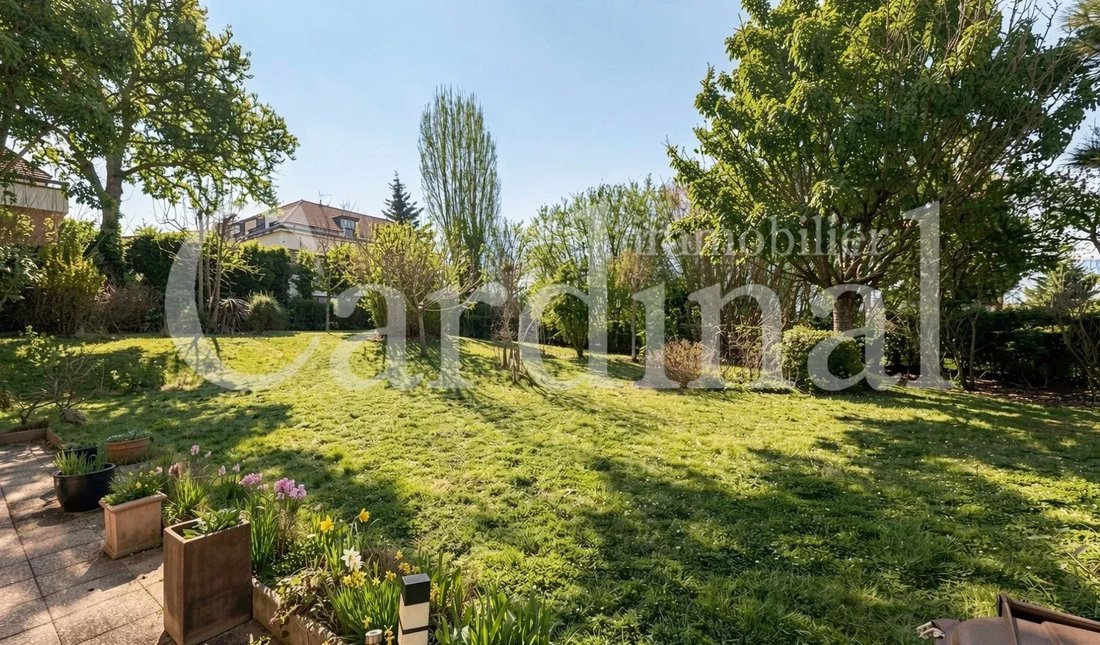 Apartment in Les Residences, Noisy-le-Roi, France 3 - 18201255