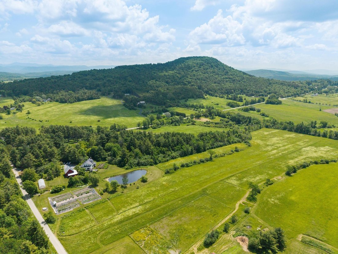 House in Charlotte, Vermont, United States 4 - 18200052