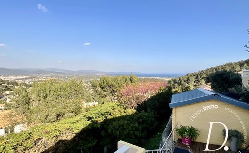 House in Hyeres, Provence-Alpes-Côte d'Azur, France 1