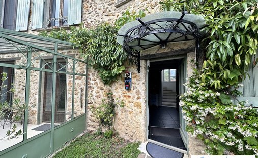 House in Saint-Lambert, Ile-de-France, France 1