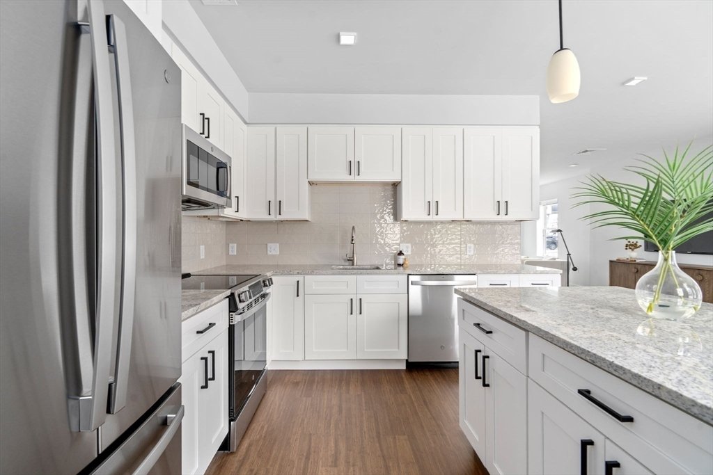 Condo in Wayland, Massachusetts, United States 4 - 18048841