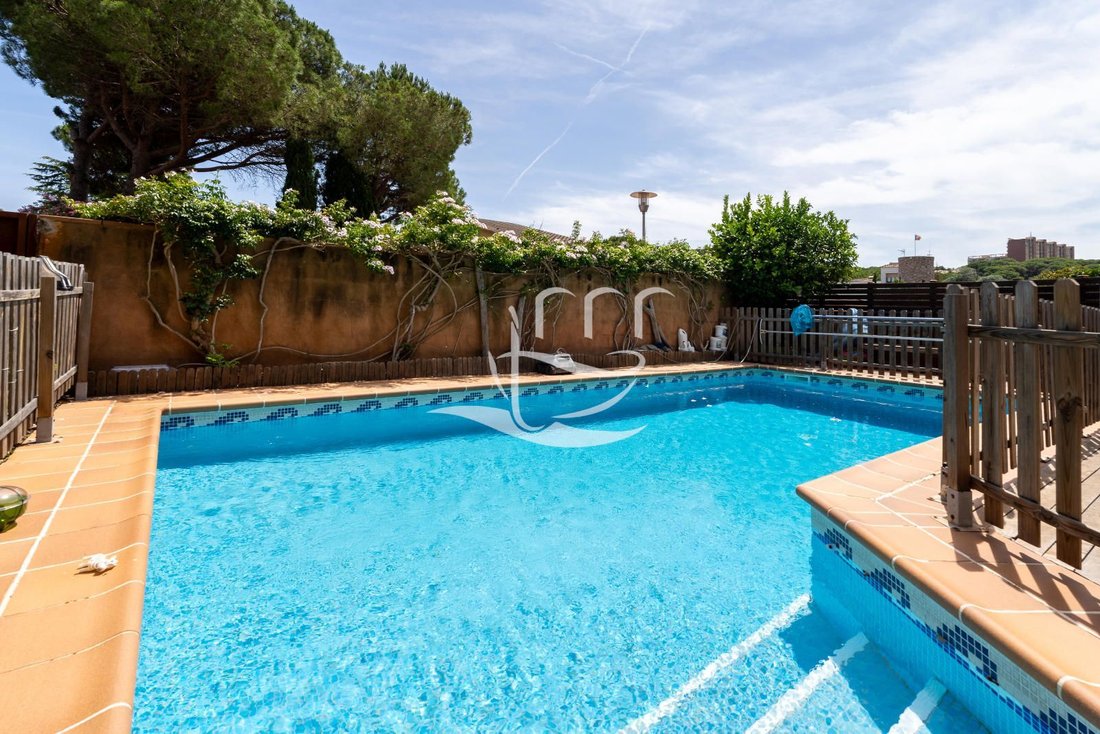 Villa in Calella de Palafrugell, Palafrugell, Catalonia 2 - 17127134