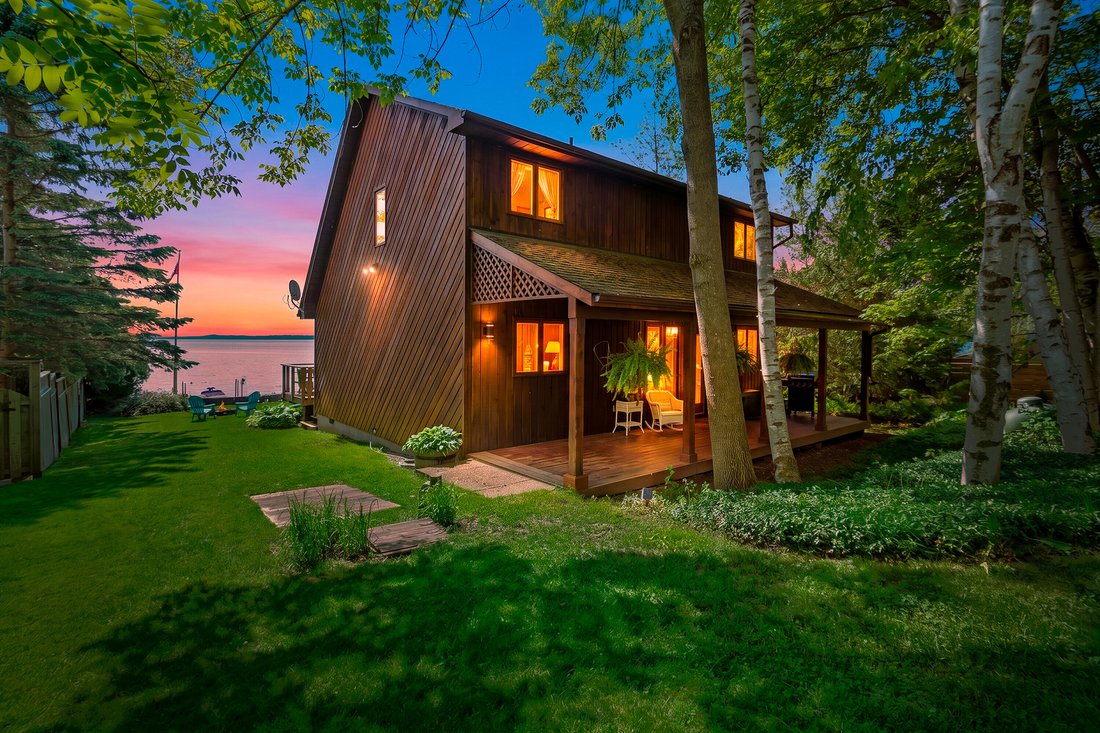 House in Meaford, Ontario, Canada 1 - 18201361