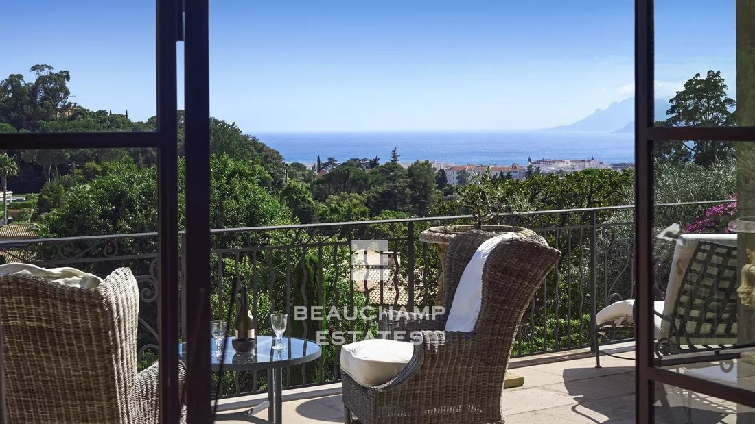 Villa in Cannes, Provence-Alpes-Côte d'Azur, France 3 - 17619866
