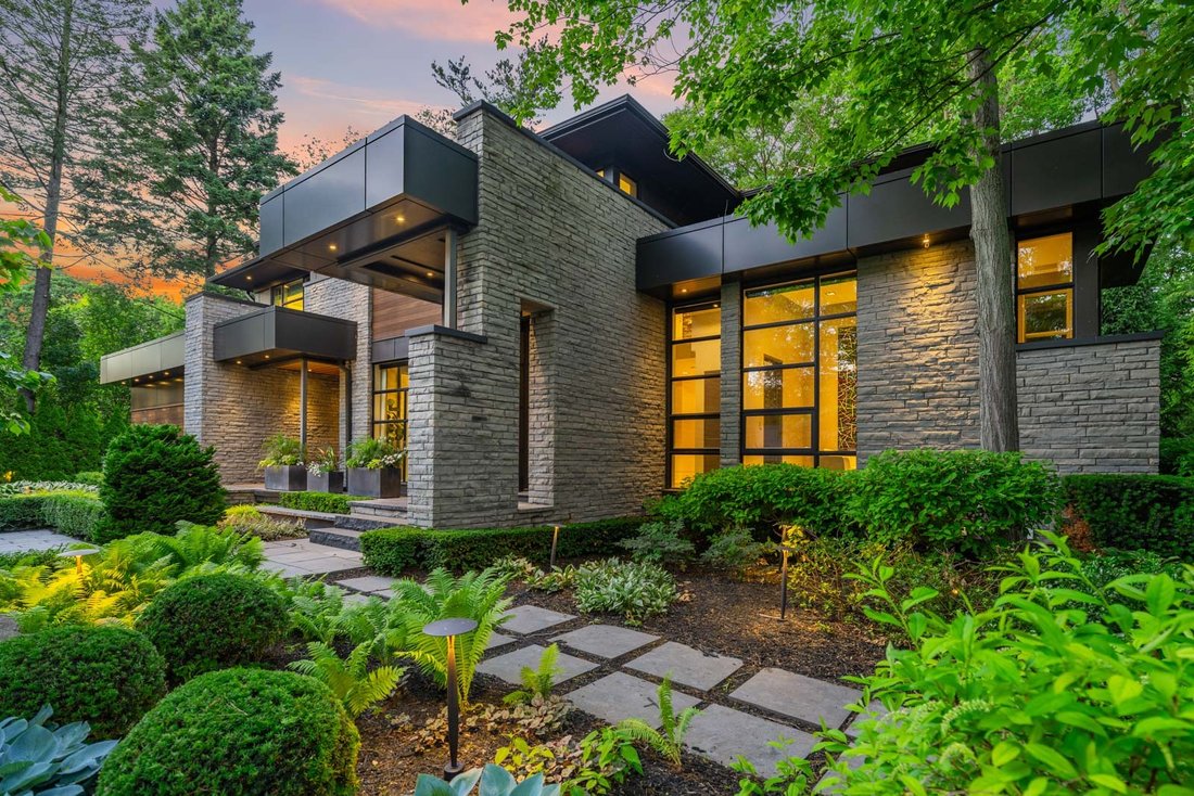 House in Burlington, Ontario, Canada 2 - 18201543