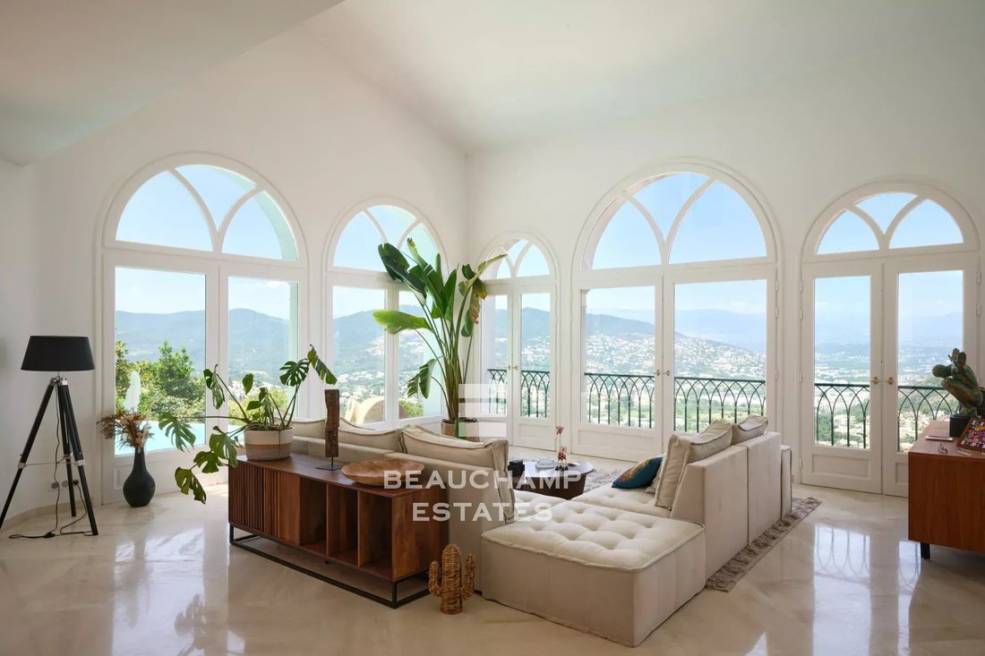 Villa in Théoule-sur-Mer, Provence-Alpes-Côte d'Azur, Frankreich 3 - 18027606