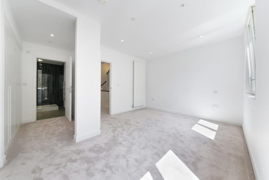 Townhouse in Victoria Docks, Newham, England 3 - 18203183
