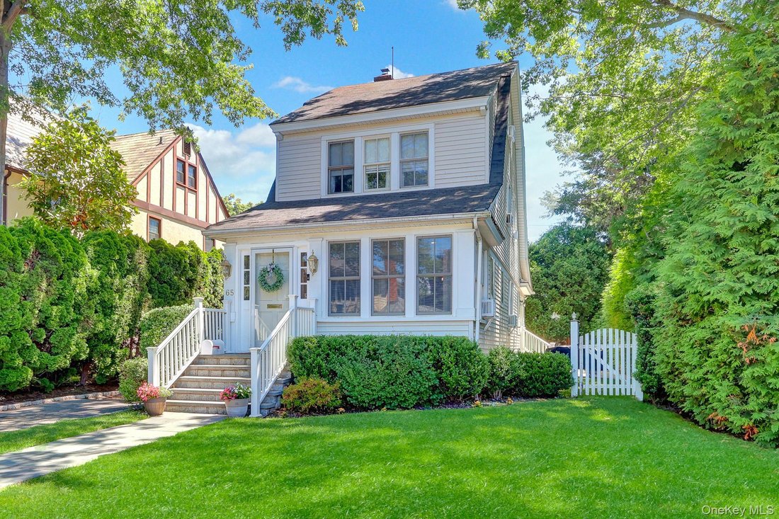 House in Garden City, New York, United States 3 - 18200996