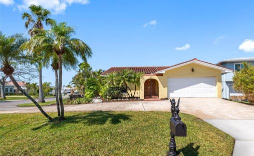 House in Madeira Beach, Florida, United States 1