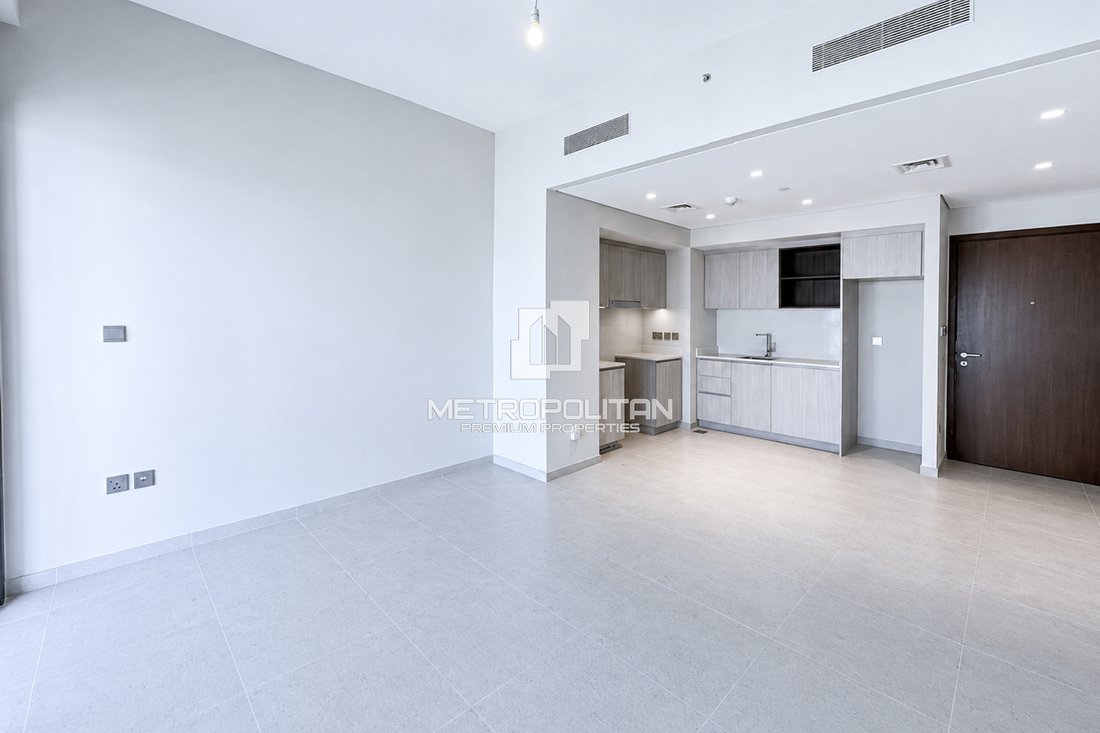 Apartment in Riggat Al Buteen, Dubai, United Arab Emirates 3 - 16884396