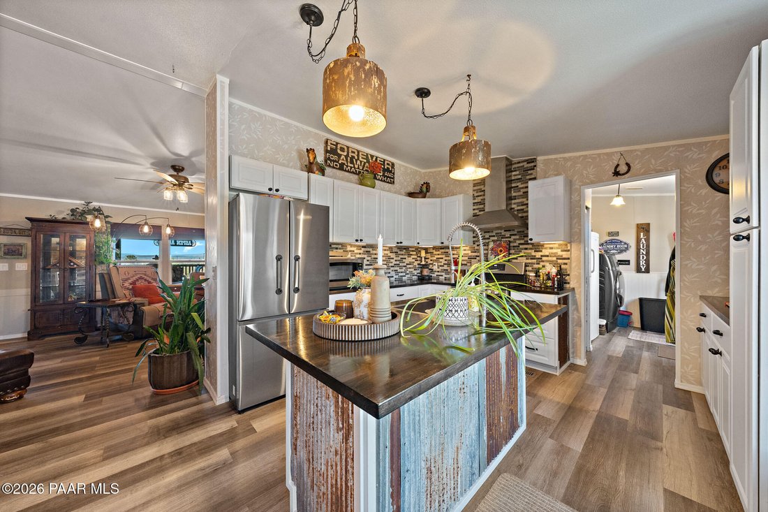Paulden, Arizona, United States 3 - 18203030