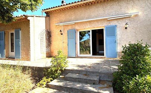 Villa in Partie Nord-Ferrieres-Cadenades-Rouviere, Le Muy, France 1