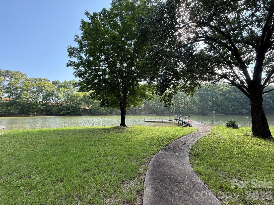 Land in Charlotte, North Carolina, United States 1 - 18204046