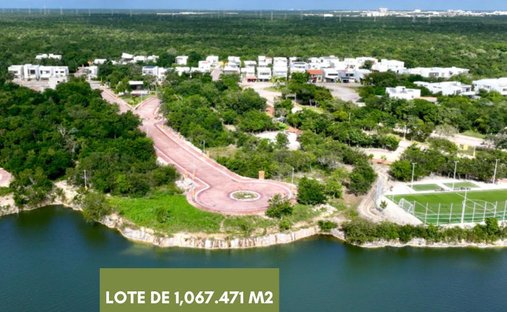 Land in Cancún, Quintana Roo, Mexico 1