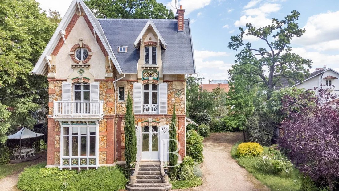 House in Le Vésinet, Ile-de-France, France 1 - 17954192