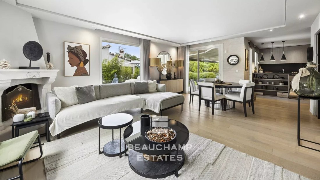 Villa in Mougins, Provence-Alpes-Côte d'Azur, France 4 - 17949090