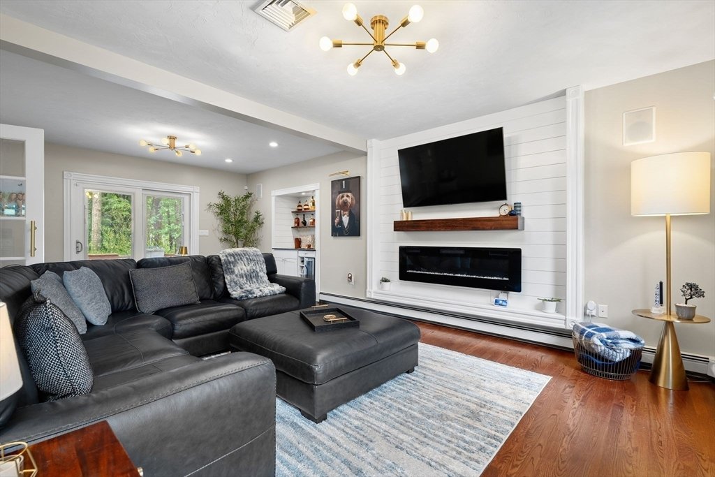 House in Weymouth, Massachusetts, United States 5 - 18207054