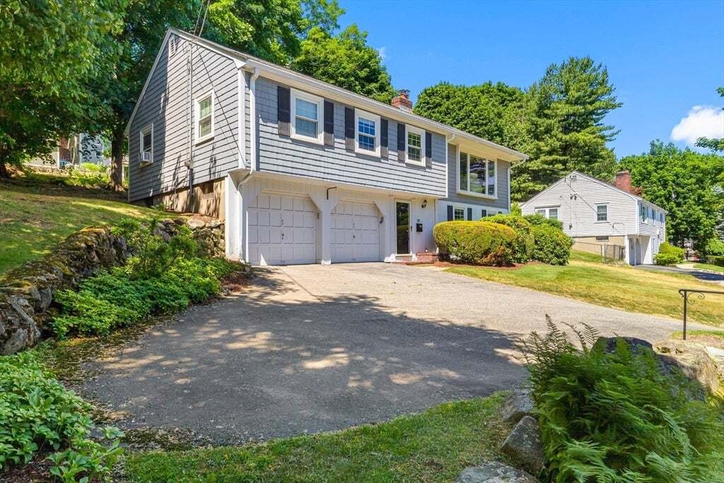 House in Winchester, Massachusetts, United States 2 - 18205353