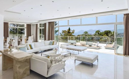 Villa in Camp Long, Cannes, France 1