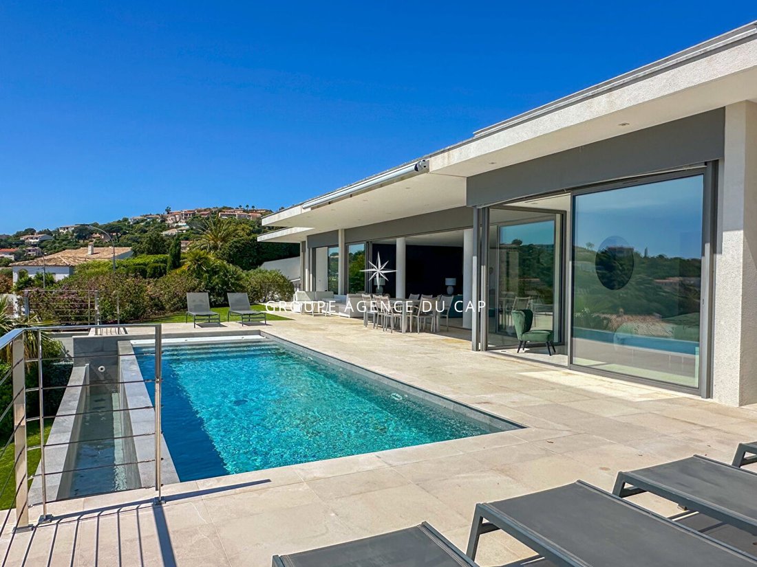 Villa in Les Issambres, Roquebrune-sur-Argens, France 3 - 18206008