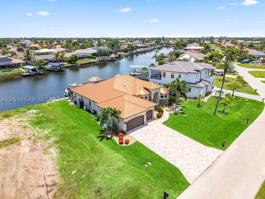 House in Cape Coral, Florida, United States 3 - 18200193