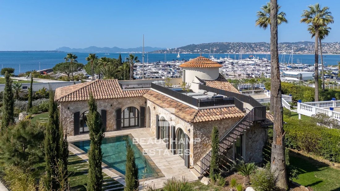 Villa in Juan les Pins-Gallice, Antibes, France 1 - 17465097