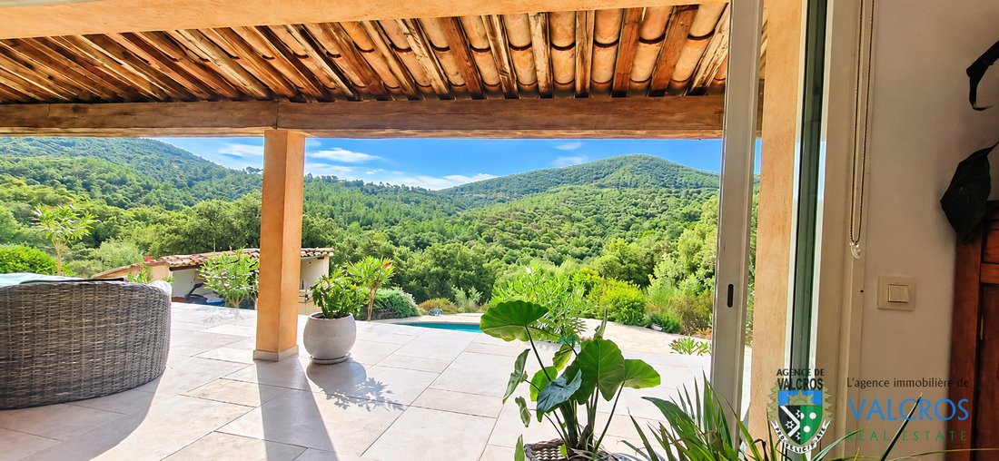 Villa in La Londe-les-Maures, Provence-Alpes-Côte d'Azur, France 2 - 17939505
