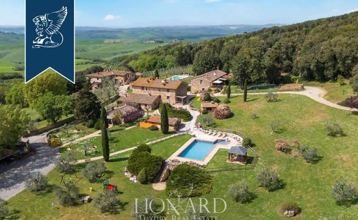 Villa in Volterra, Tuscany, Italy 1